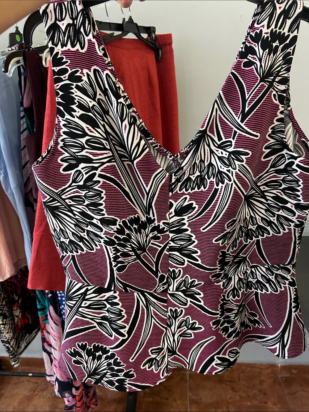 Sleeveless V-Neck Floral Tank Top - Burgundy, Black & White - Picture 4 of 5